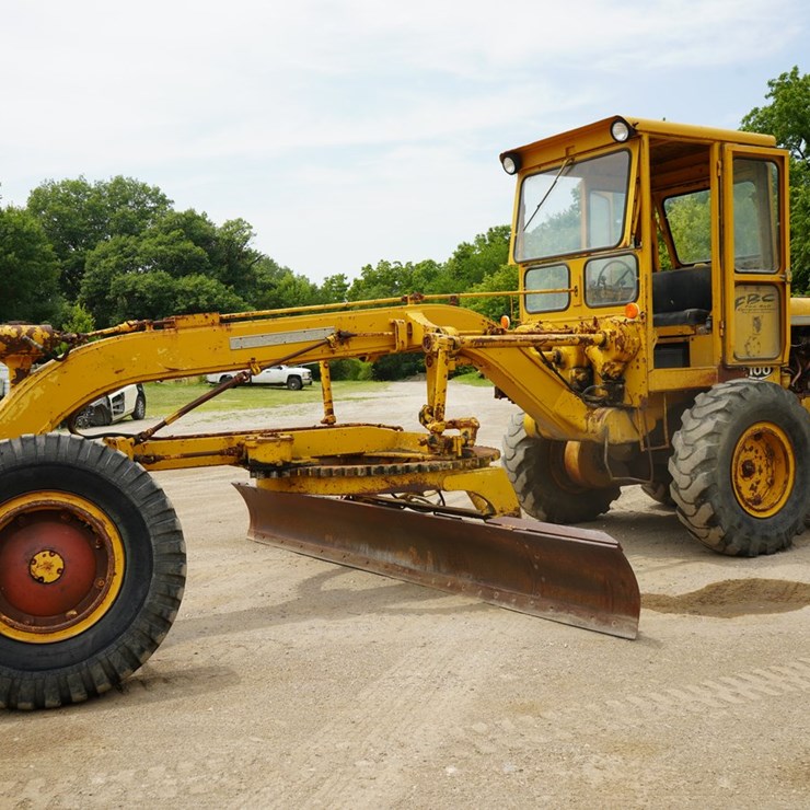 2026 GIYI skid steer loader auger and extra rod (Unused)