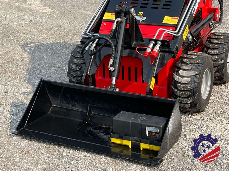 unused-2026-future-ft-323tz-skid-steer-loader-mini-skid-steer-image-11