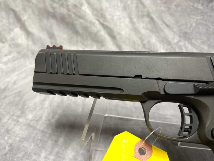 #10835-•-rock-island-1911-tac-ultra-,-45-auto-semi-auto-pistol,-sn:-ria2534772-image-10