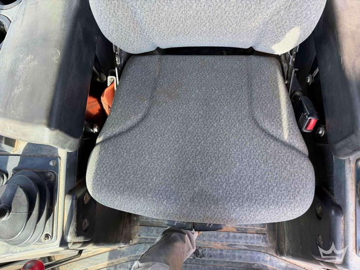 2020-deere-700k-xlt-image-98