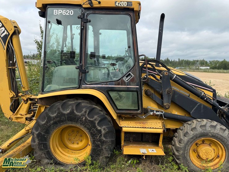 caterpillar-420d-image-10