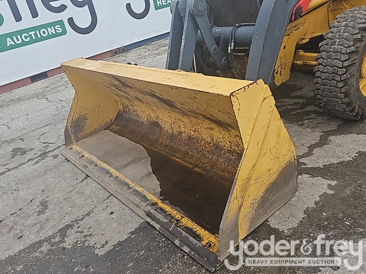 2014-deere-410k-image-24