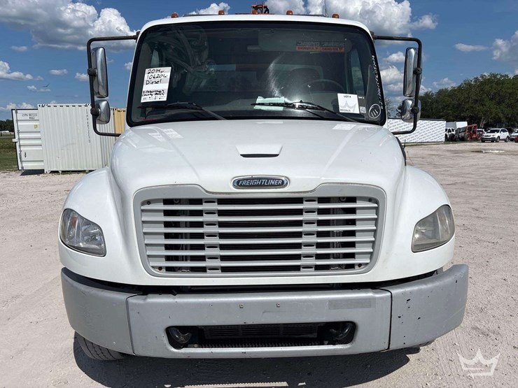 2014-freightliner-m2-106-image-34
