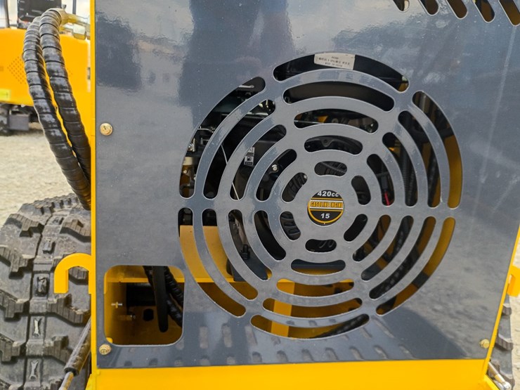 #l63-005-•-2026-zjg-380-mini-skid-steer-image-10