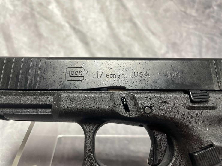 #10868-•-glock-model-17,-9mm-luger-semi-auto-pistol,-sn:-albx074-image-11
