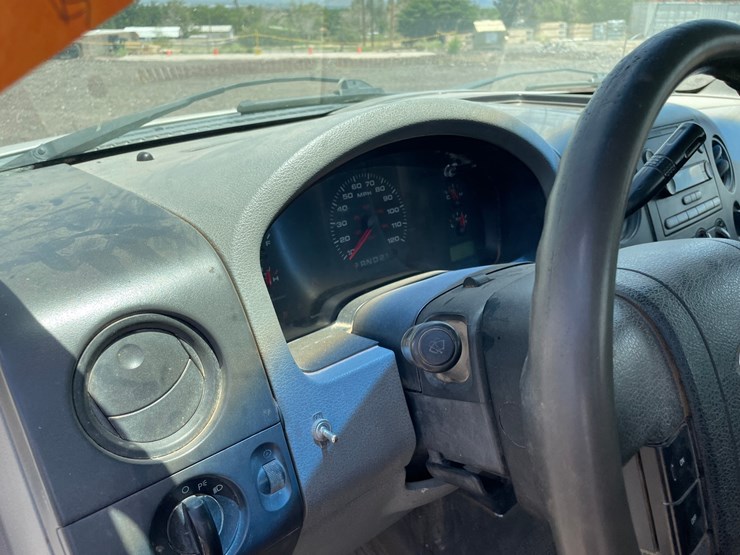 2004-ford-f150-image-46