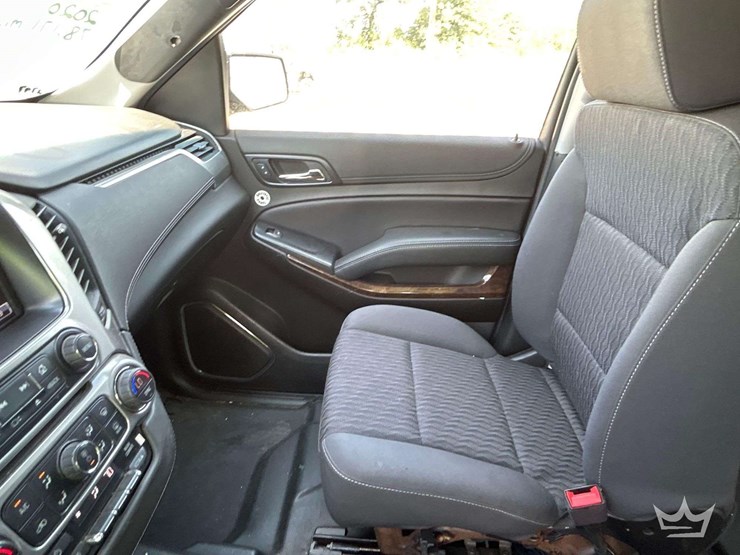2008-chevrolet-tahoe-image-17