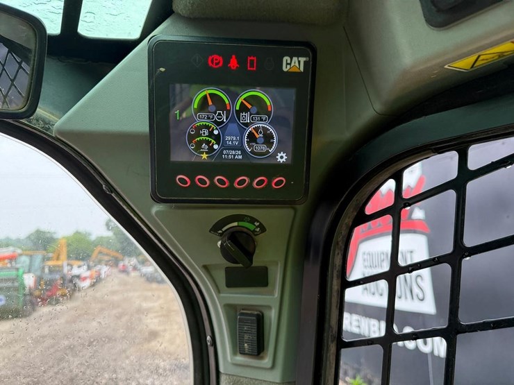 2020-caterpillar-299d3-image-22