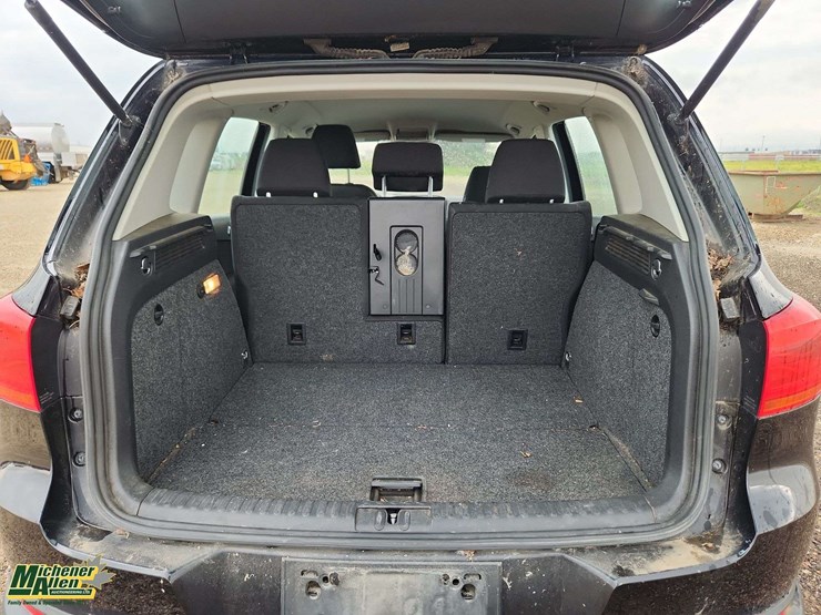 2012-volkswagen-tiguan-image-14