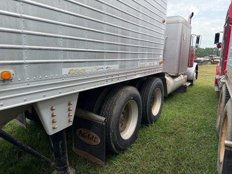 1989-peterbilt-379-image-3