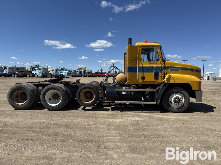 1995-mack-ch613-image-4