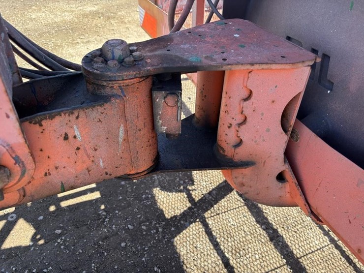 2003-jlg-600a-image-17