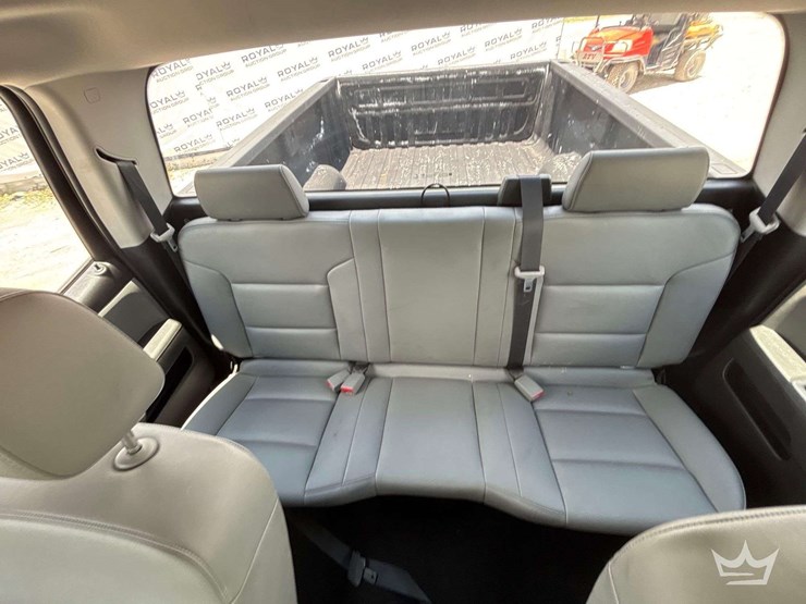 2019-chevrolet-silverado-1500-image-18