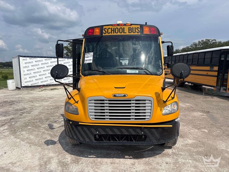 2016-freightliner-b2-image-27