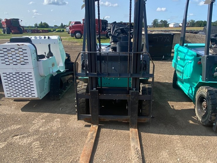 #9688-•-electric-forklift-(doesn't-run)-image-2