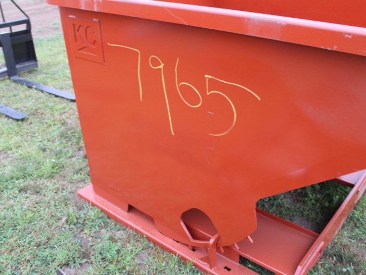 #7965-•-2.0-self-dumping-hopper-image-4