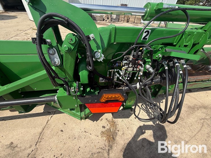 2022-john-deere-c12f-image-13