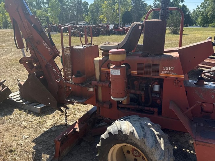 ditch-witch-3210-image-14