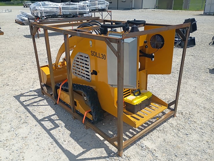#l65-026-•-2026-sdll30-mini-skid-steer-image-2