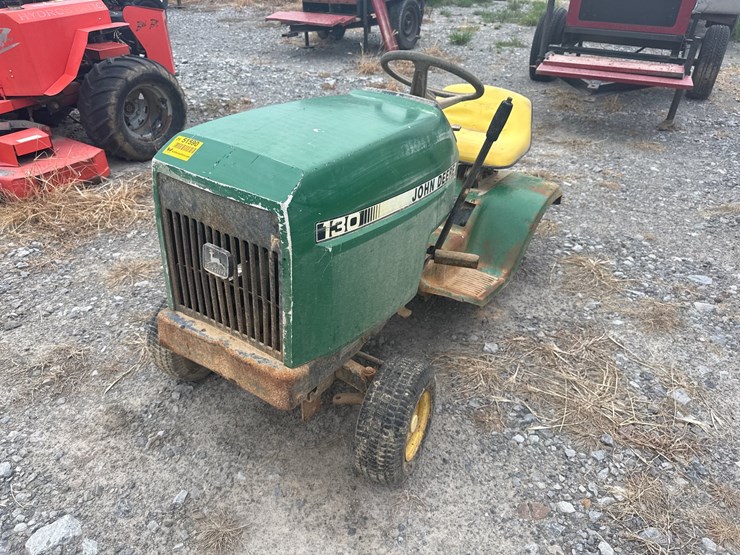 john-deere-130-image-1