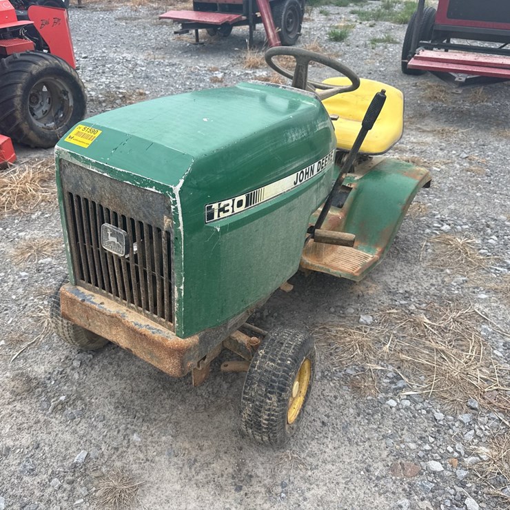 JOHN DEERE 130