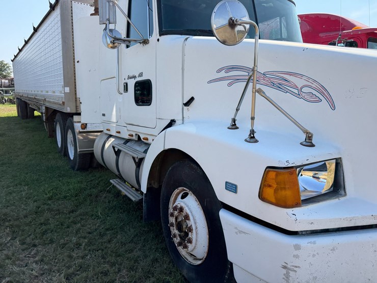 #52620-•-1990-whitegmc-wia-areo-series-sleeper-t/a-truck-tractor-4v1wdbjf3ln629984-inv#52620-image-43