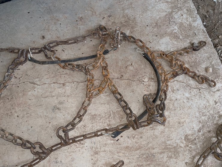 #1241-•-(2)-sets-of-tire-chains-image-8