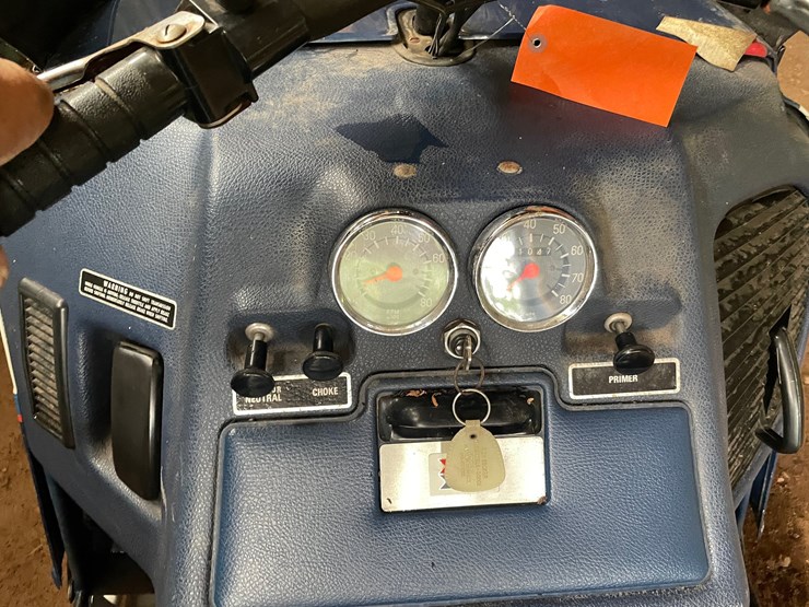 #1227-•-1974-evinrude-snowmobile-image-8