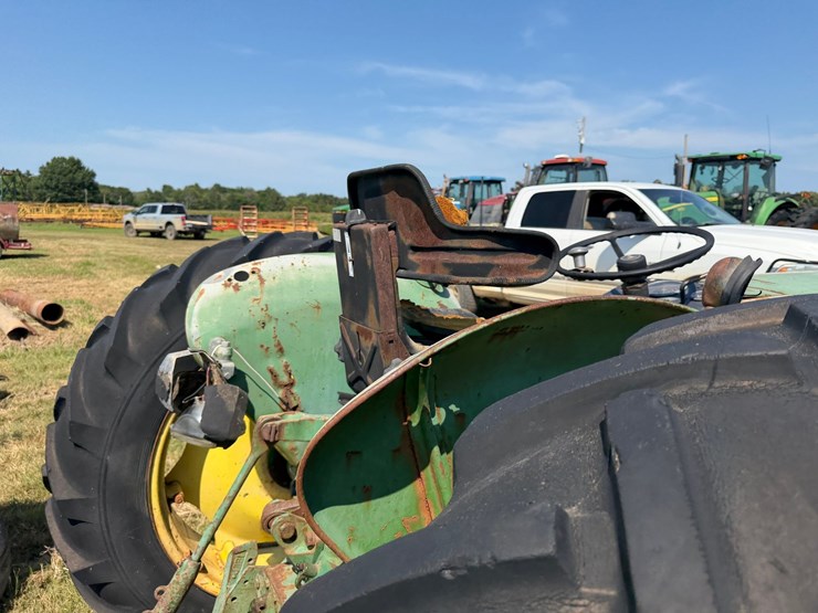 1972-john-deere-820-image-30