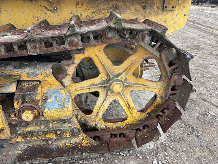 caterpillar-fifteen-image-50