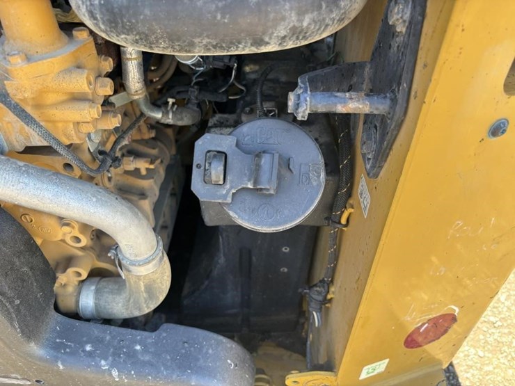 2018-caterpillar-259d-image-42