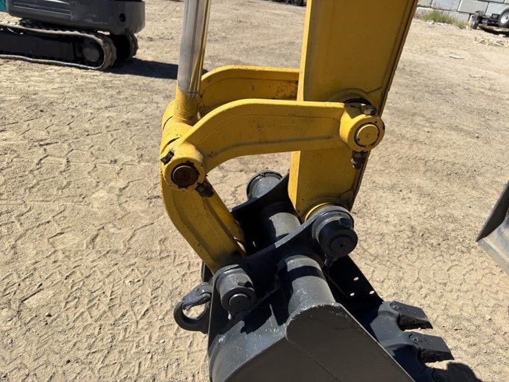 komatsu-pc28uu-image-11
