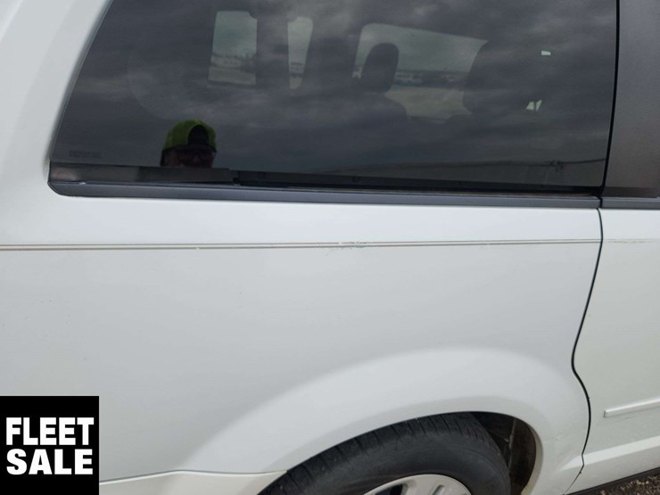 2016-dodge-grand-caravan-image-56