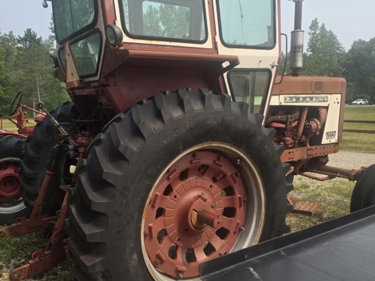 #21-•-farmall-806-image-7