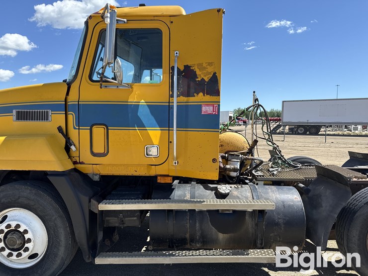 1995-mack-ch613-image-10