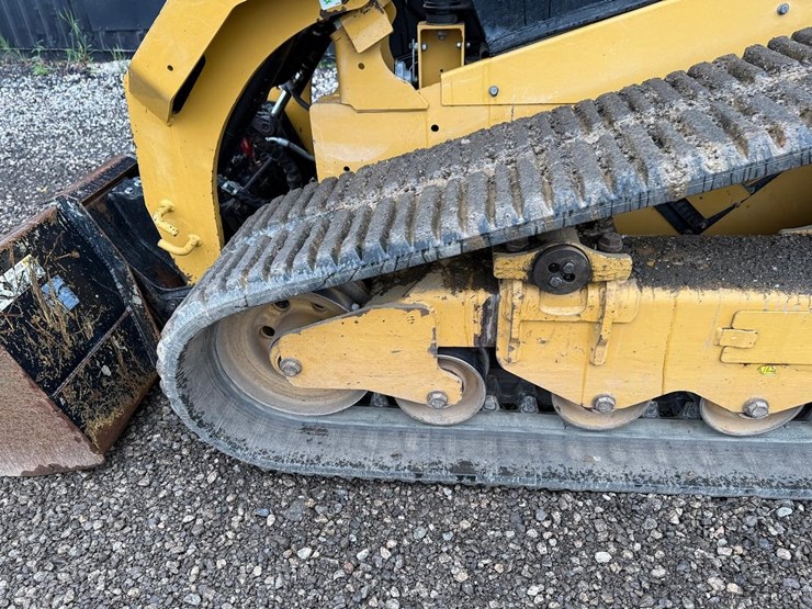 2020-caterpillar-299d3-image-18