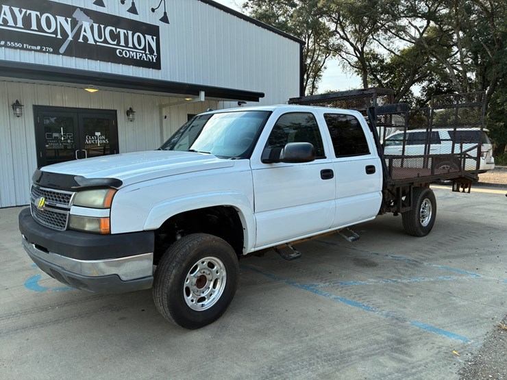 2005-chevrolet-2500-image-2
