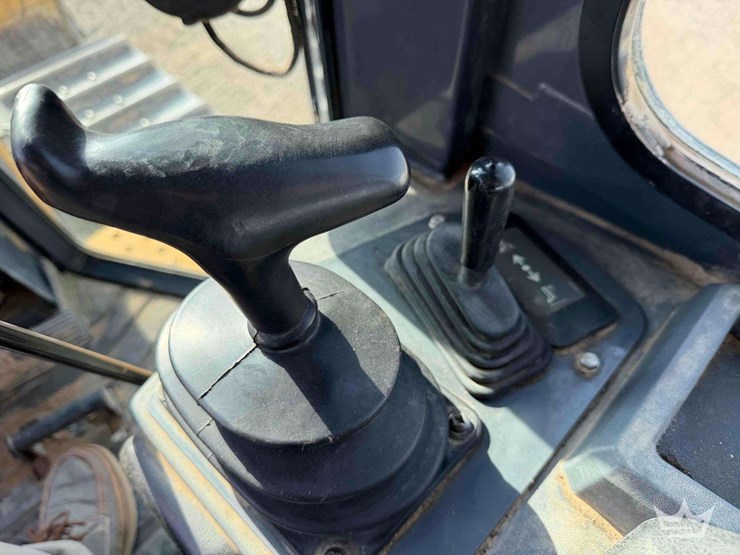 2020-deere-700k-xlt-image-95