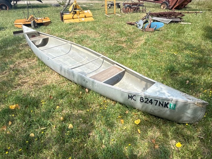 #414-•-17-foot-aluminum-canoe-image-3