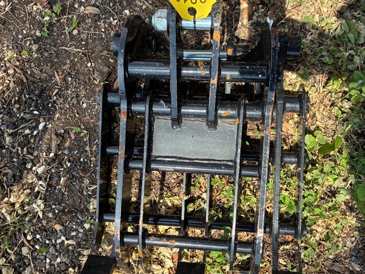 #3813-•-mini-excavator-grapple-image-1