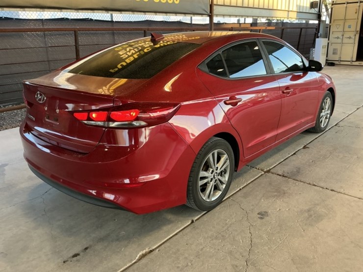 2017-hyundai-elantra-sdn-image-7