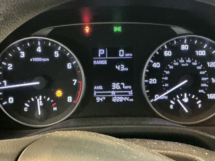 2017-hyundai-elantra-sdn-image-17