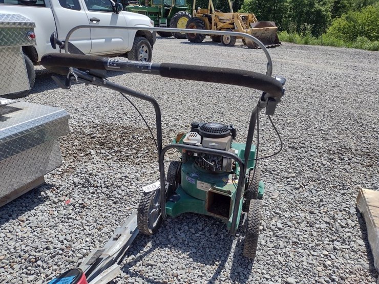 billy-goat-vacuum-walk-behind-chipper-shredder-(qea-4715)-image-3
