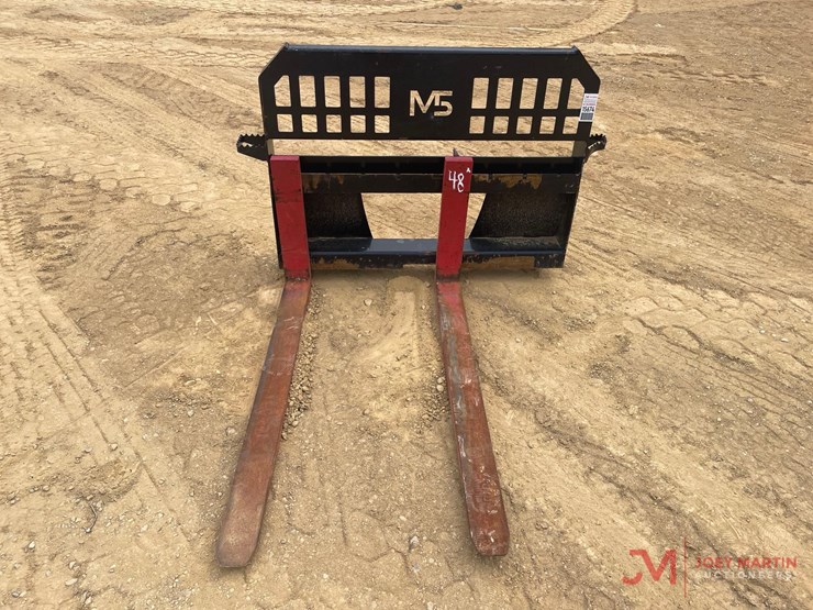 m5-48"-forks-skid-steer-attachment-image-5