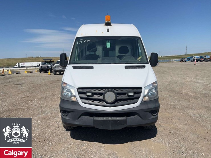 2016-mercedes-benz-sprinter-2500-image-8