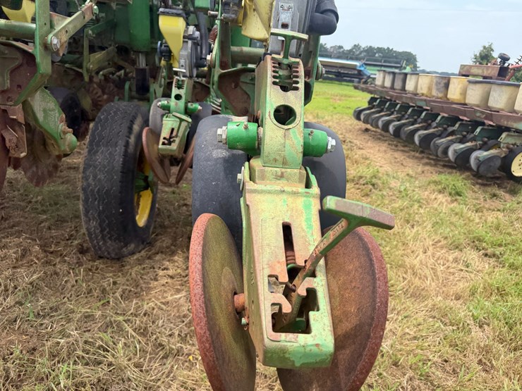 john-deere-1790-image-30