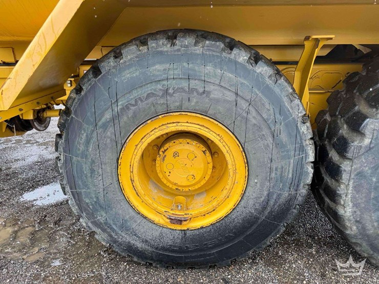 2013-deere-250d-image-27
