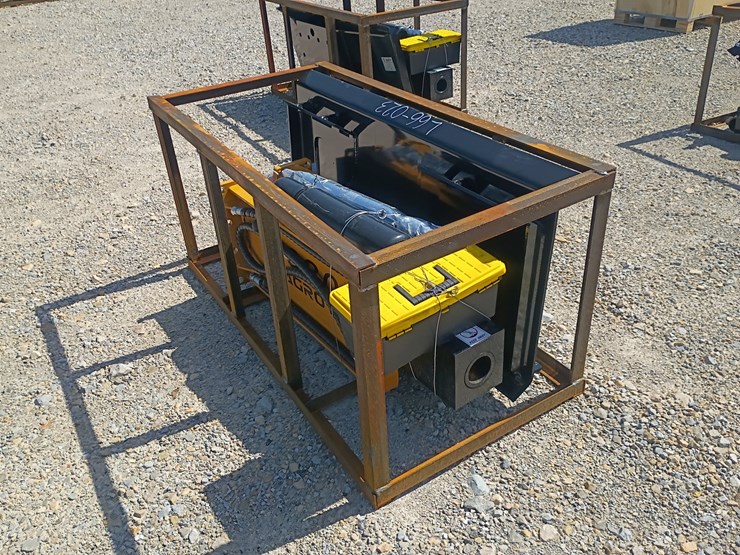 #l66-023-•-agt-breaker-hammer-skid-steer-attachment-image-2