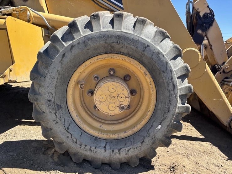 caterpillar-420d-image-29