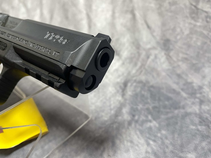 #10870-•-canik-tp9sf,-9mm-luger-semi-auto-pistol,-sn:-24at04268-image-9